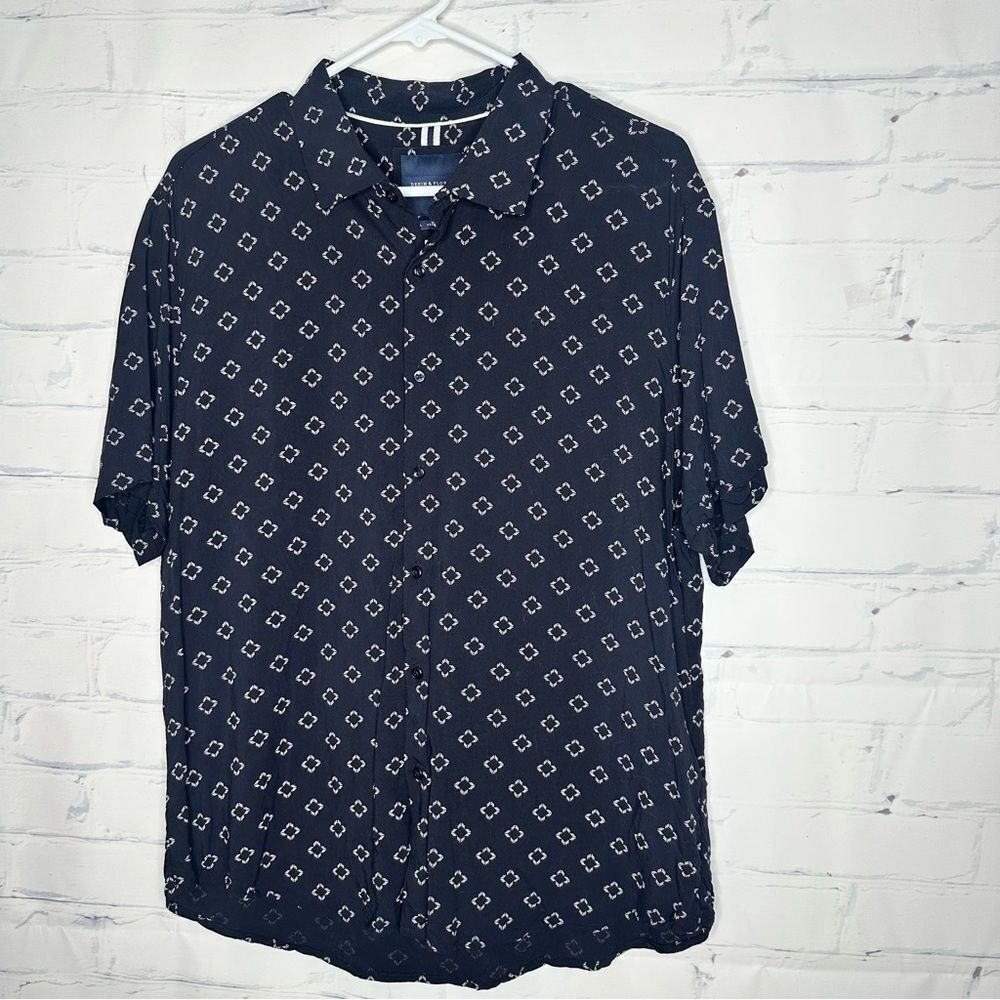 Denim & Flower men’s large top‎